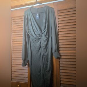 Chic Long Sleeve Dress in Olive by Boohoo